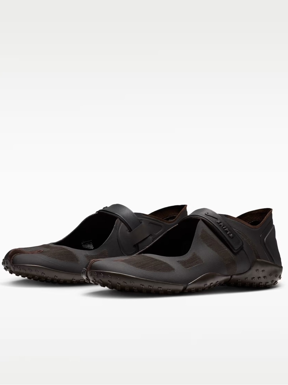 NikeSKIMS Rift Mesh in Velvet Brown/Dark Charcoal/Baroque Brown/Seal Brown